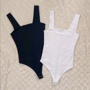 2x Abercrombie Squareneck bodysuits - seamless cotton- black & white